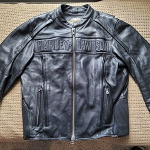 Men's Harley Davidson jacket with armor. Large.